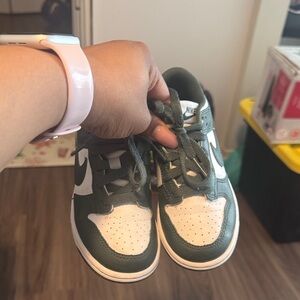Nike Kids Sneakers in Green and White